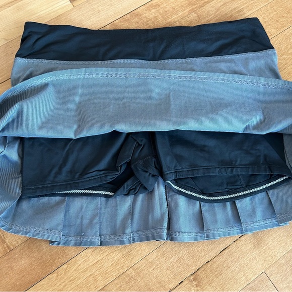 Lululemon Skort - Picture 4 of 4